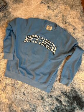 Russell Athletic North Carolina Crewneck Sweatshirt - Light Blue & White XL